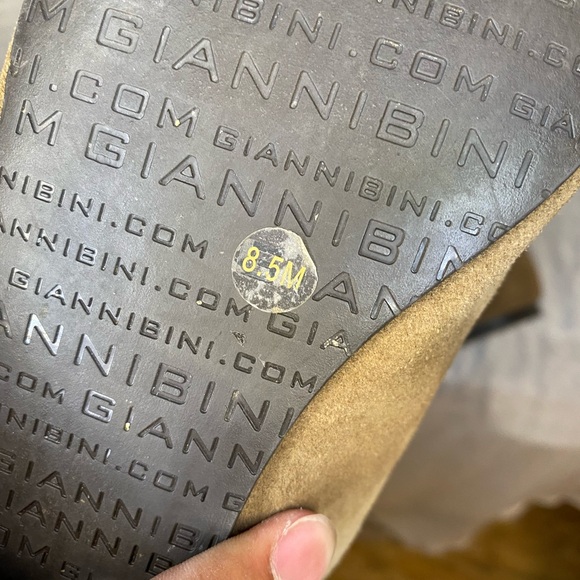 Gianni Bini Suede Knee High Studded Camel Color Boots Y2K - Picture 4 of 4